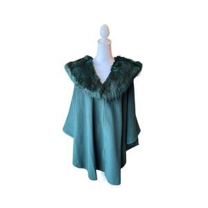 Adrienne Landau Green Cape With Faux Fur Collar Womens Size 1X NWT